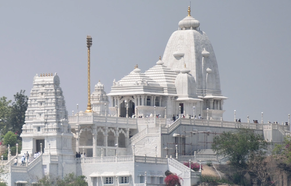 Hotel Aikaa at Birla Mandir
