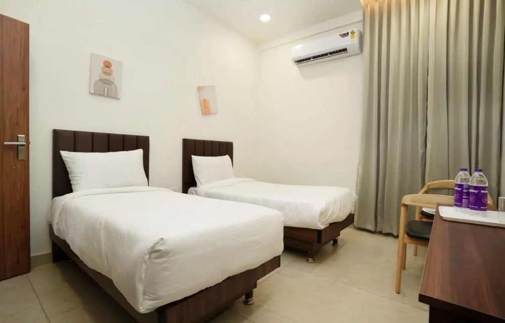 Twin Rooms With Ramoji Film City View at Hotel Aikaa